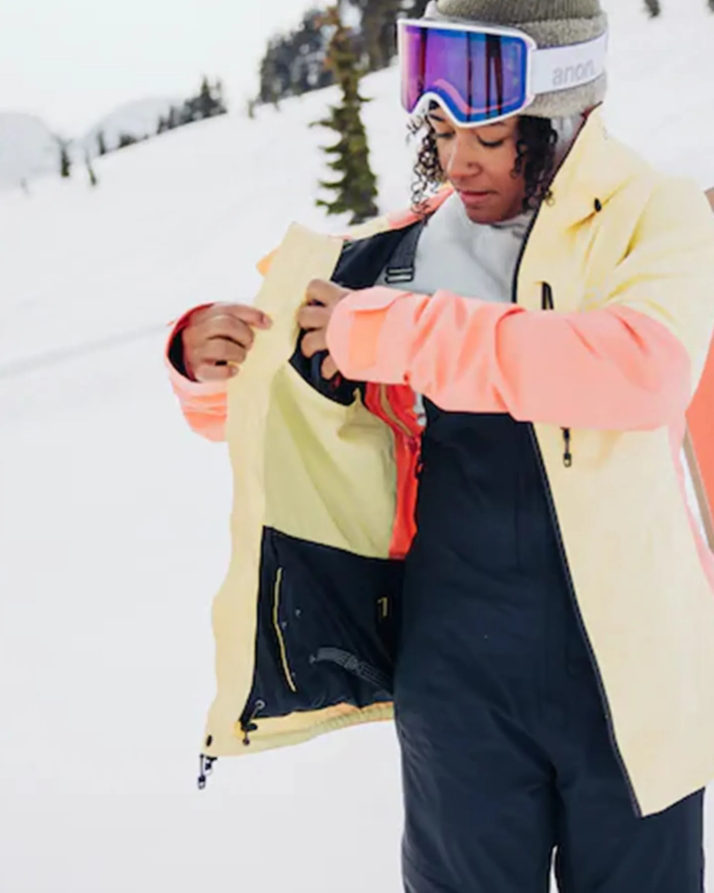 Burton Women's [ak] Upshift Gore-Tex 2L Snow Jacket - Buttermilk/Reef Pink