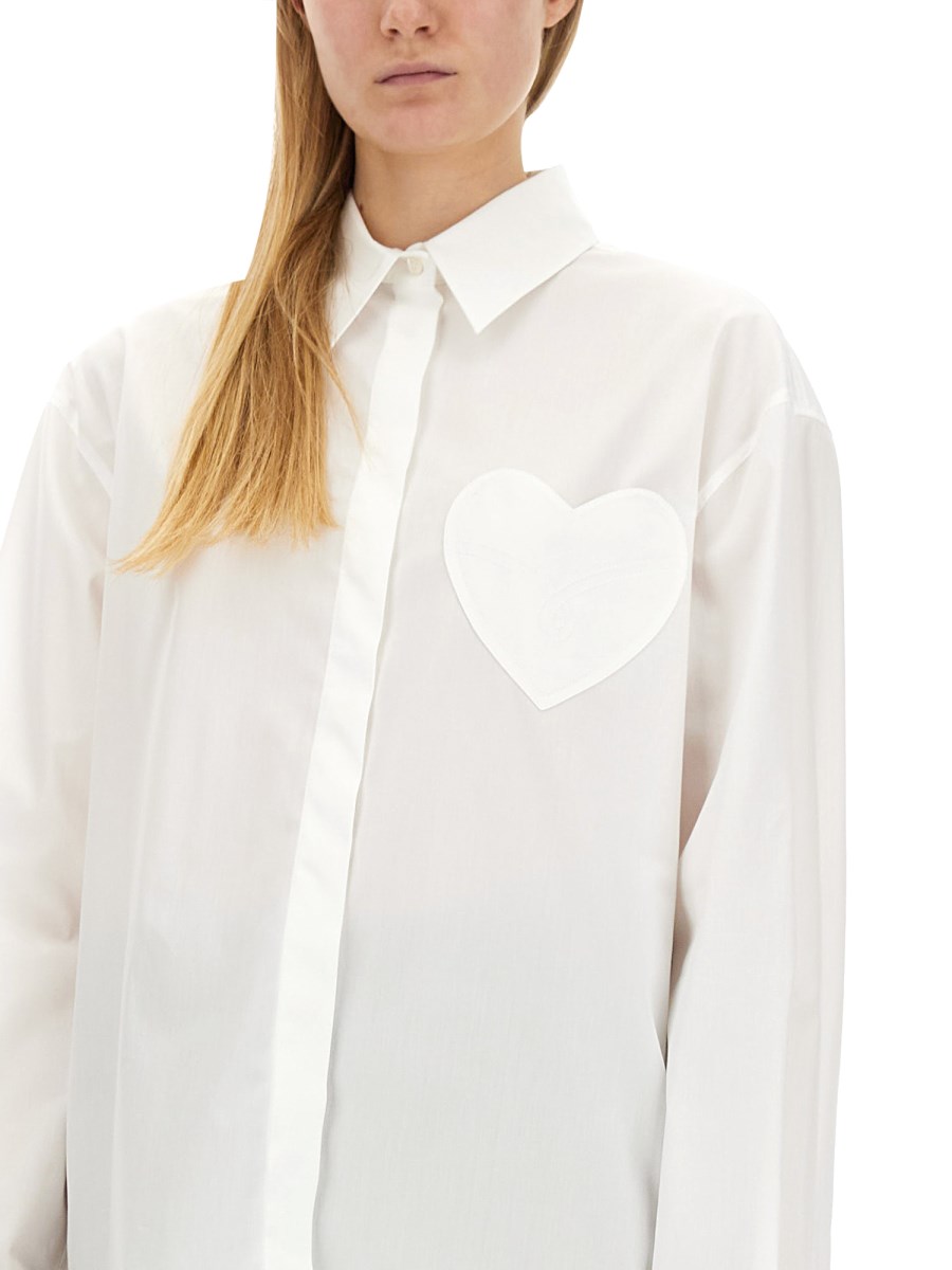 MOSCHINO JEANS      CAMICIA IN POPELINE DI COTONE CON PATCH HEART 