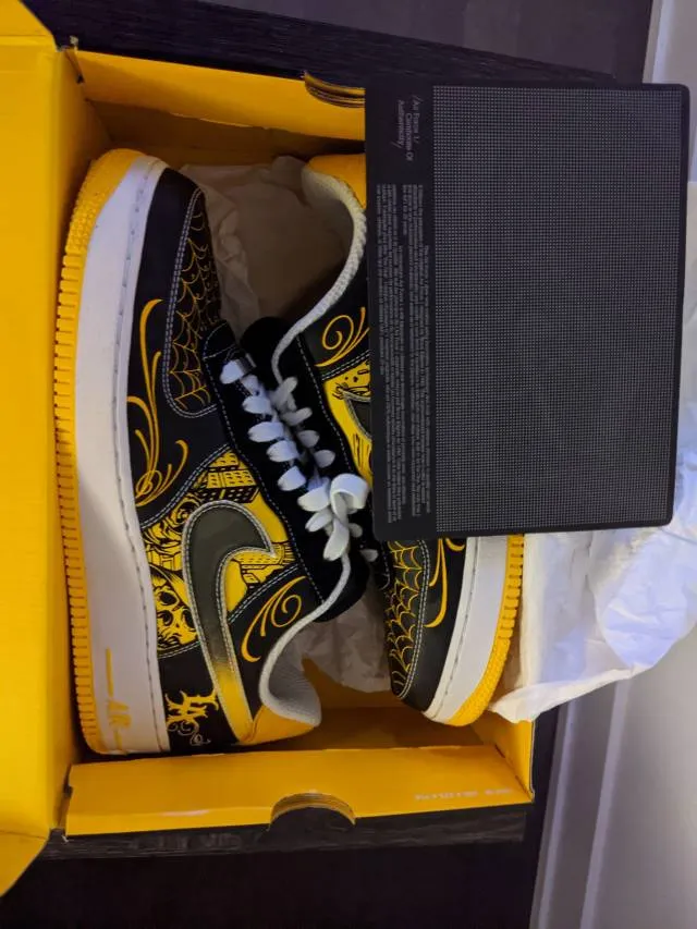 Nike air force 1 low mr cartoon livestrong