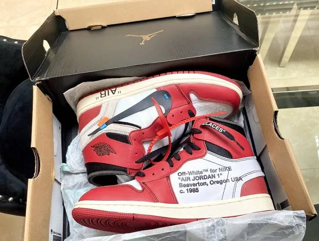 Nike air jordan 1 x off-white 