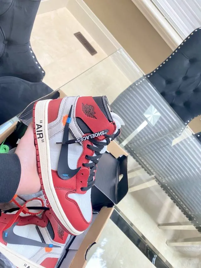 Nike air jordan 1 x off-white 