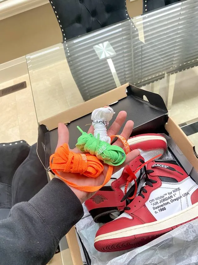 Nike air jordan 1 x off-white 