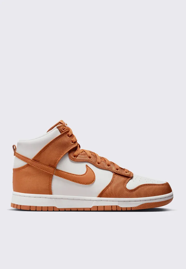 Nike Dunk Hi Retro SE - Monarch / Sail