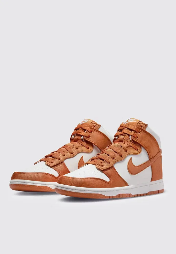 Nike Dunk Hi Retro SE - Monarch / Sail