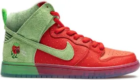 Nike SB Dunk High Strawberry Cough sneakers Red