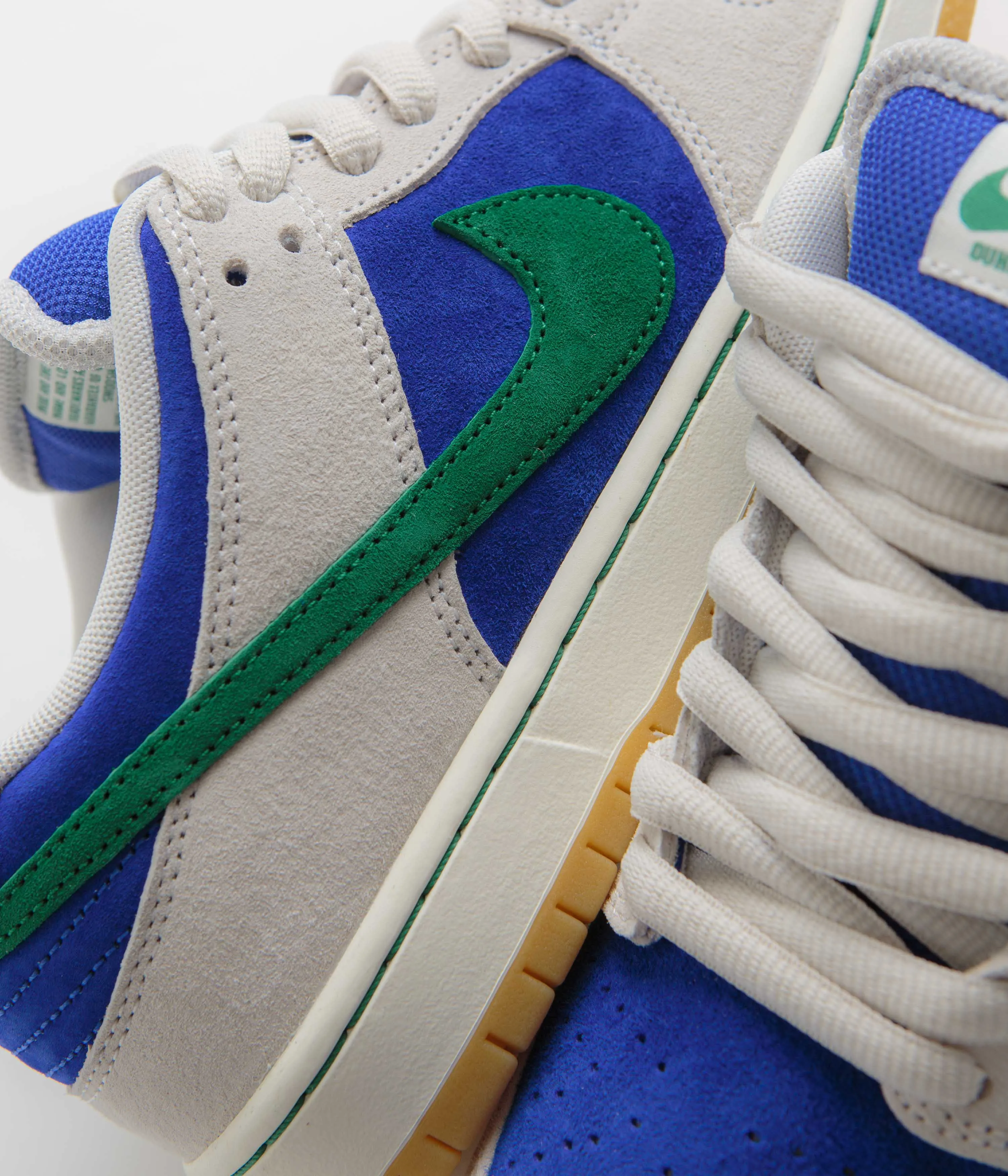 Nike SB Dunk Low Pro Shoes - Phantom / Malachite - Hyper Royal