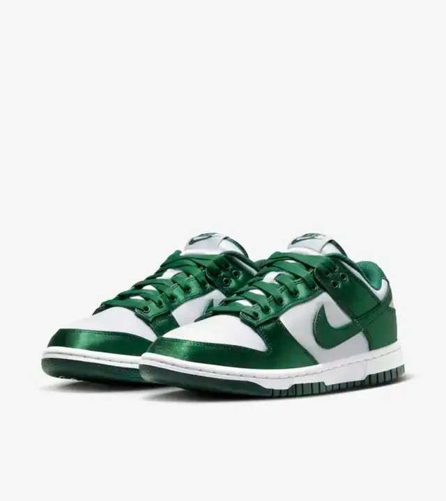 Nike Women's Dunk Low Ess Satin White/Team Green