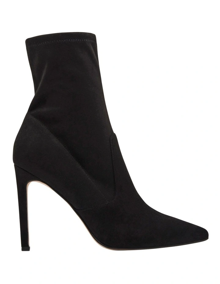 Teoy Heeled Ankle Boot in Black